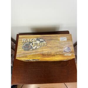 NWT Jeff Gordon #24 DuPoint/ Peanuts 1:24 Scale 24KT Gold Stock Car